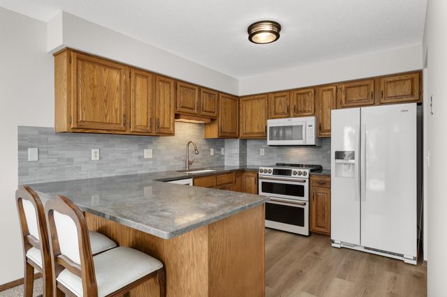 3956 Goodwin Avenue N, Oakdale, MN 55128