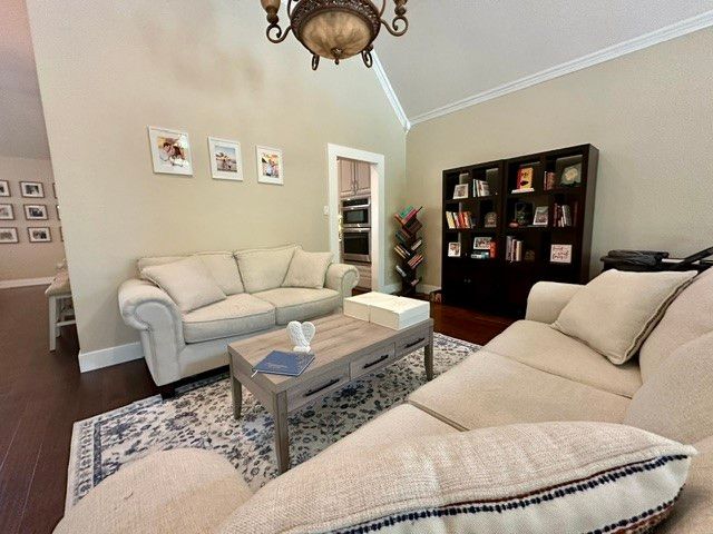 7123 Elm Creek Lane, Dallas, TX 75252