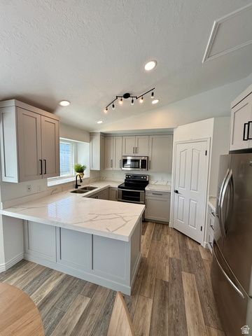 988 E BLUE HERON CIR, Draper, UT 84020