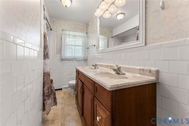 3207 Evergreen Ave, Hopewell, VA 23860