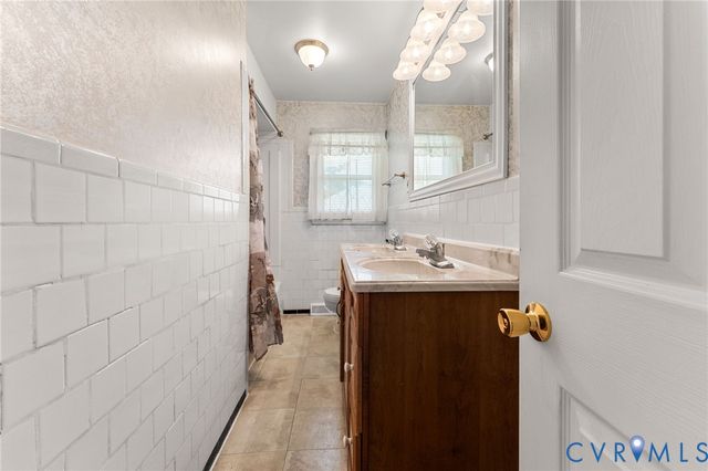 3207 Evergreen Ave, Hopewell, VA 23860