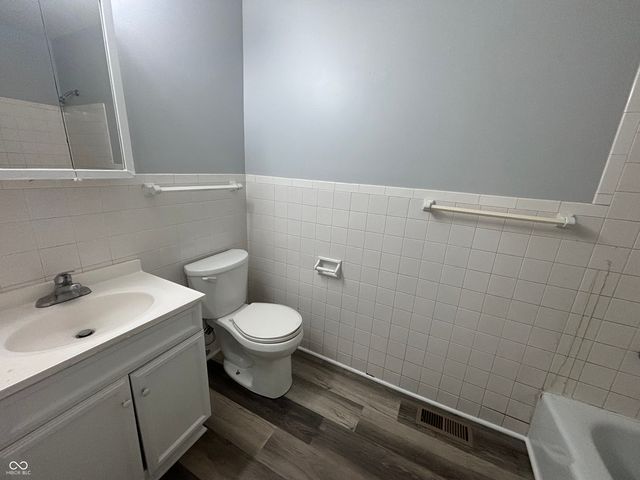 6203 E 11th Street, Indianapolis, IN 46219