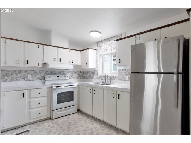 9000 Ne M L KING Blvd 61, Portland, OR 97211