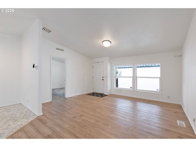 9000 Ne M L KING Blvd 61, Portland, OR 97211