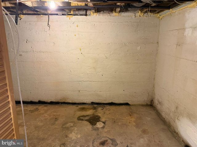 1816 CHILTON ST, Baltimore, MD 21218