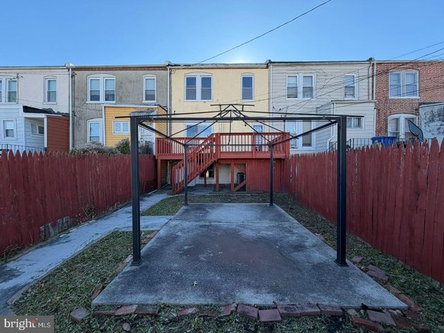 1816 CHILTON ST, Baltimore, MD 21218