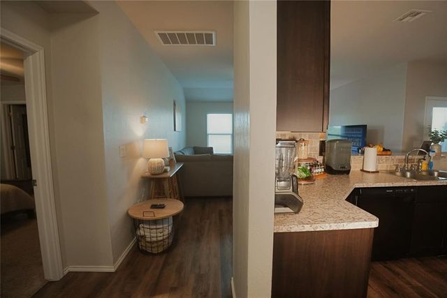 9904 Jack Rabbit Road, Yukon, OK 73099