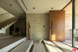 8777 W Hollywood Blvd, Los Angeles, CA 90069