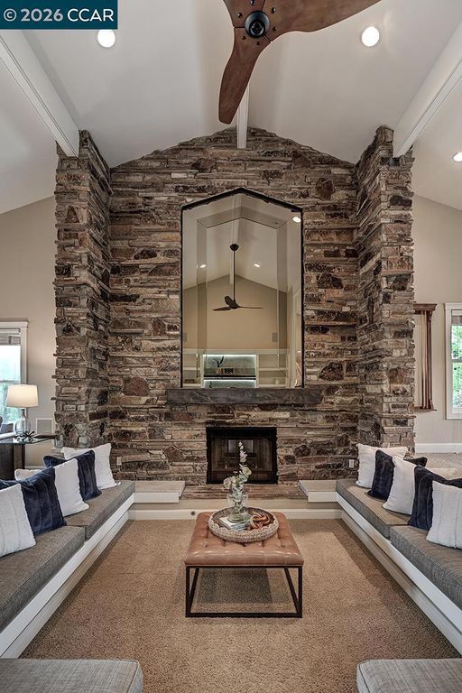 Image 12 of property listing at 304 Livorna Heights Rd, Alamo, CA 94507