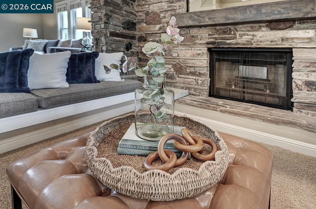 Image 13 of property listing at 304 Livorna Heights Rd, Alamo, CA 94507