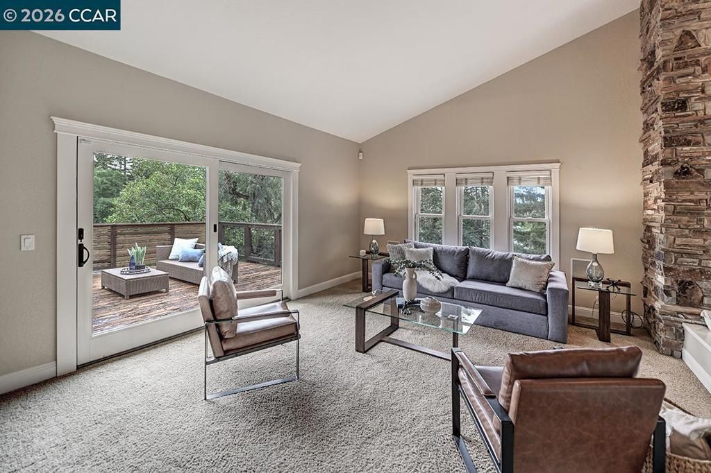 Image 15 of property listing at 304 Livorna Heights Rd, Alamo, CA 94507