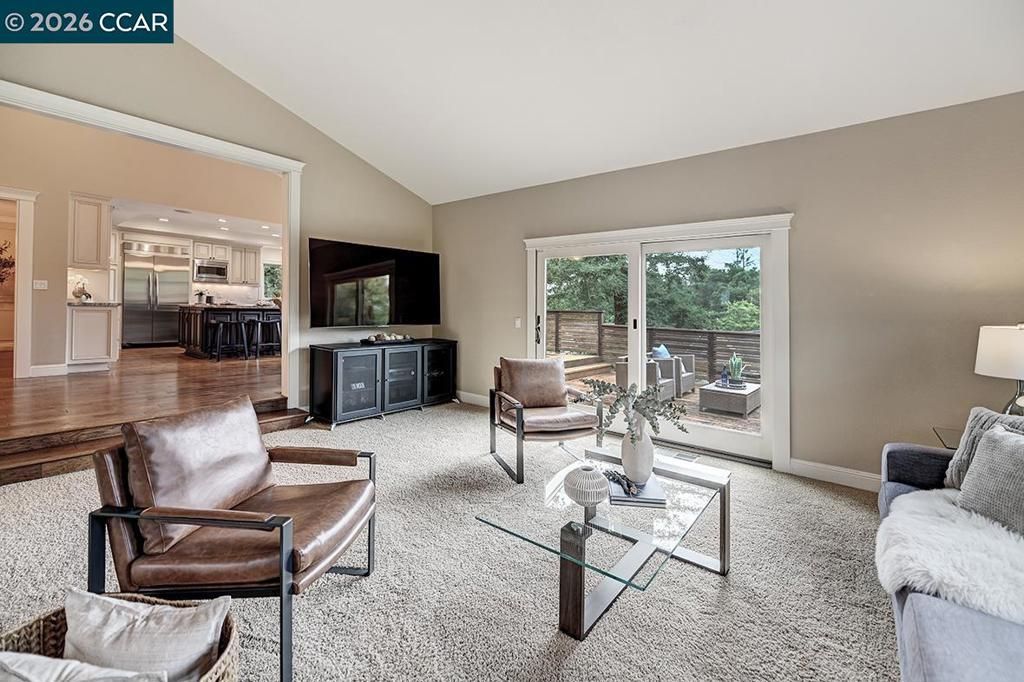 Image 19 of property listing at 304 Livorna Heights Rd, Alamo, CA 94507