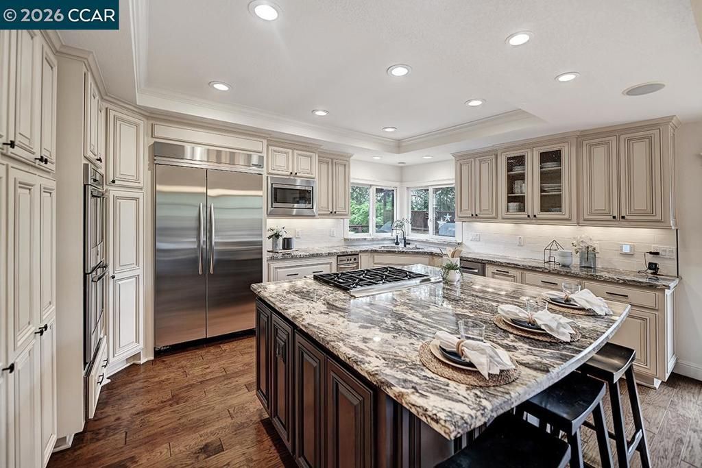 Image 21 of property listing at 304 Livorna Heights Rd, Alamo, CA 94507