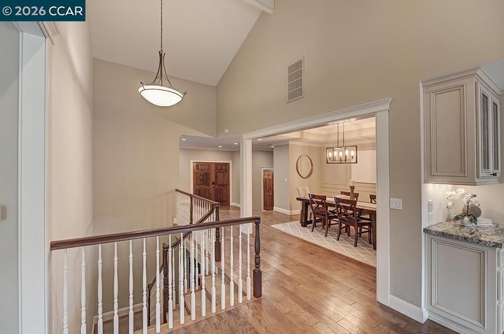 Image 26 of property listing at 304 Livorna Heights Rd, Alamo, CA 94507