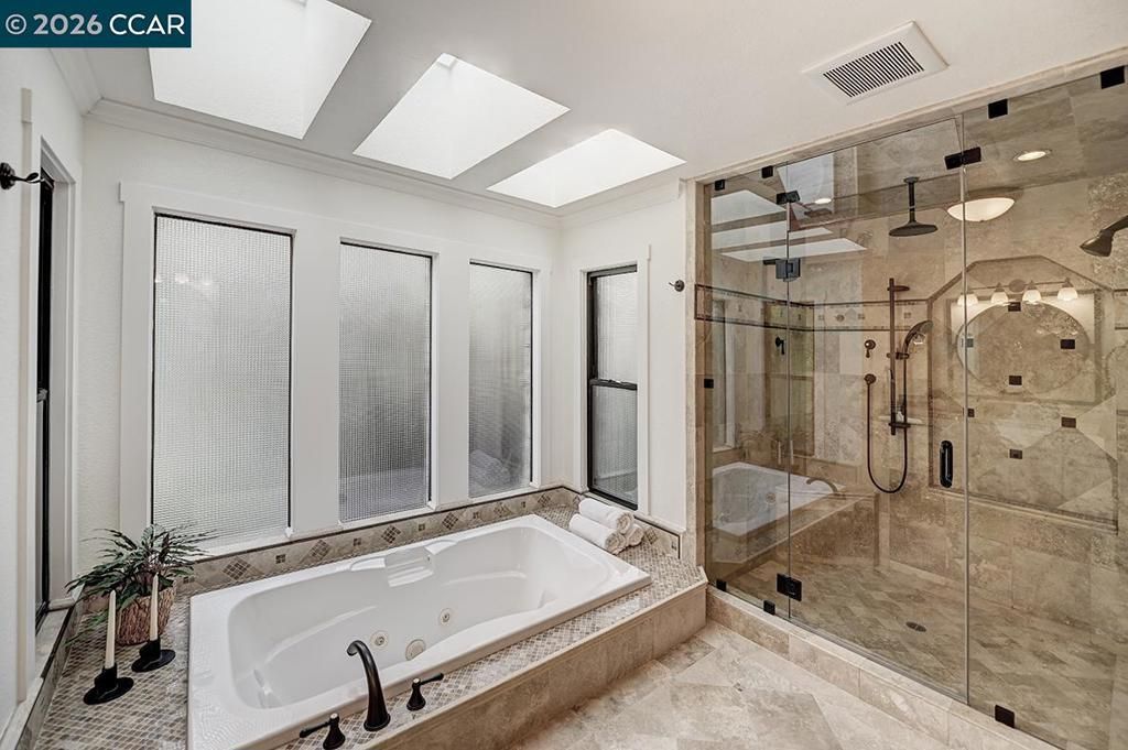 Image 39 of property listing at 304 Livorna Heights Rd, Alamo, CA 94507