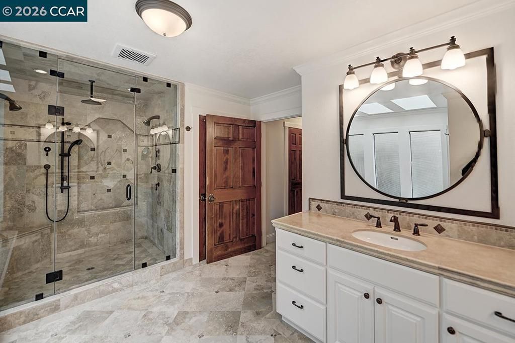 Image 40 of property listing at 304 Livorna Heights Rd, Alamo, CA 94507