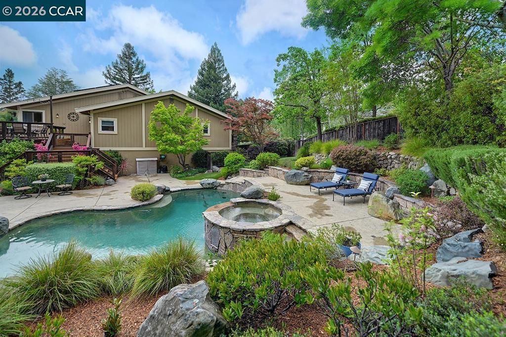 Image 58 of property listing at 304 Livorna Heights Rd, Alamo, CA 94507