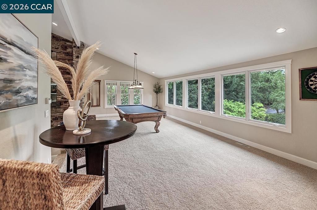 Image 7 of property listing at 304 Livorna Heights Rd, Alamo, CA 94507