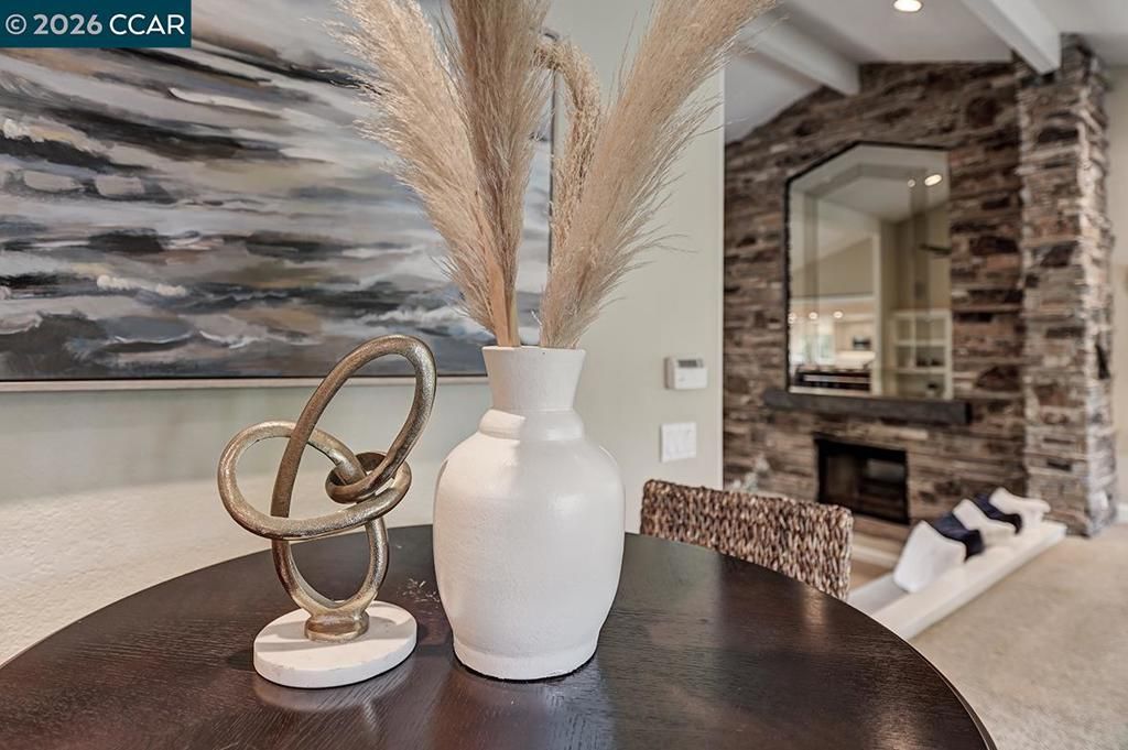 Image 9 of property listing at 304 Livorna Heights Rd, Alamo, CA 94507