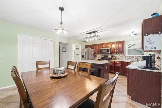 1010 Wake Court, Wentzville, MO 63385