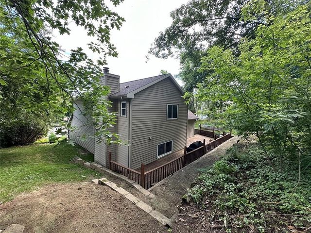 3200 Timber Valley Court NE, Cedar Rapids, IA 52402