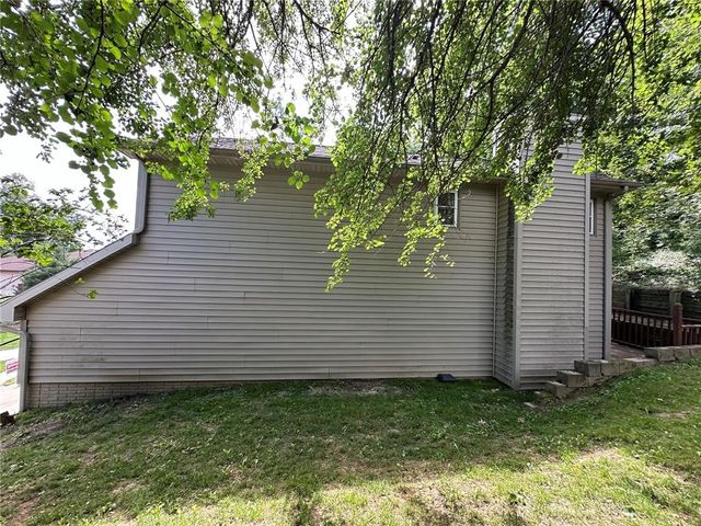 3200 Timber Valley Court NE, Cedar Rapids, IA 52402