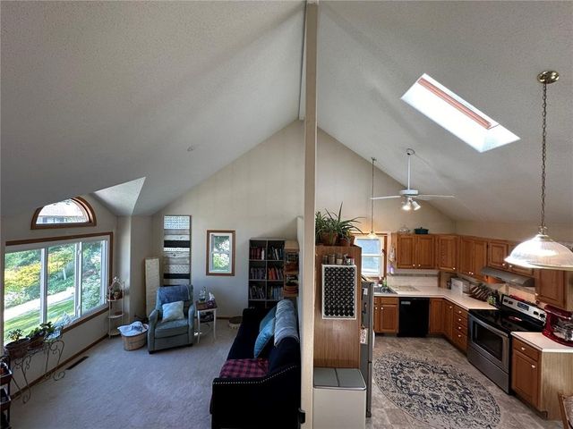 3200 Timber Valley Court NE, Cedar Rapids, IA 52402