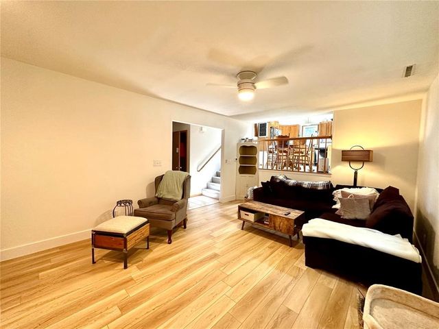 3200 Timber Valley Court NE, Cedar Rapids, IA 52402