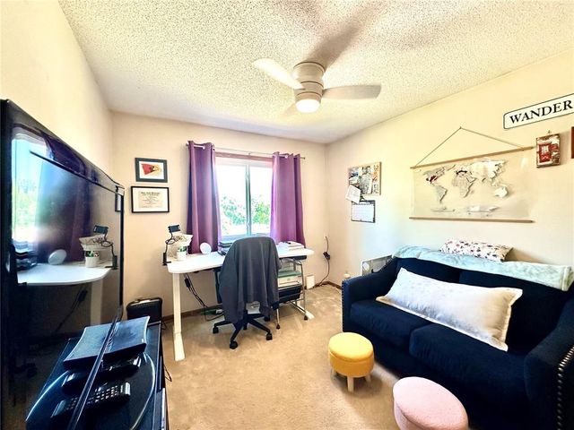 3200 Timber Valley Court NE, Cedar Rapids, IA 52402