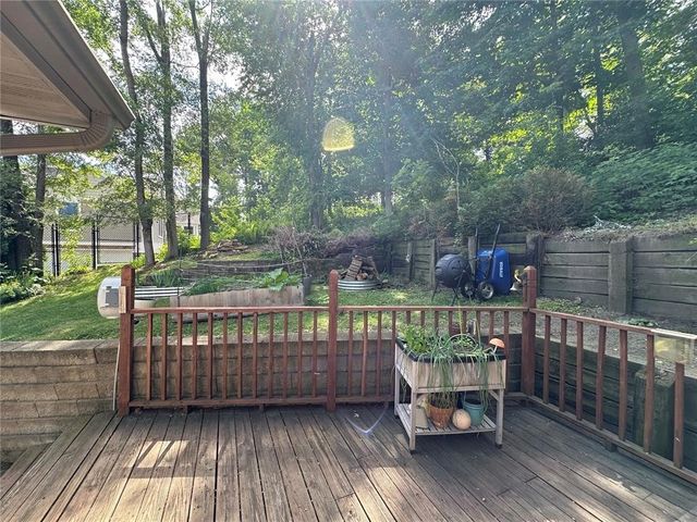 3200 Timber Valley Court NE, Cedar Rapids, IA 52402