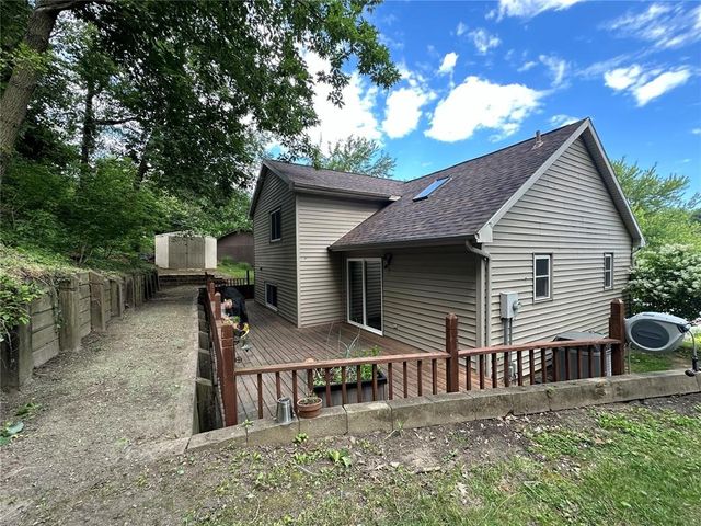 3200 Timber Valley Court NE, Cedar Rapids, IA 52402