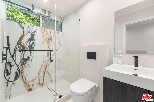 22137 Cairnloch Street, Calabasas, CA 91302