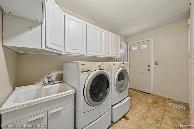 25576 Wessex Street, Farmington Hills, MI 48336