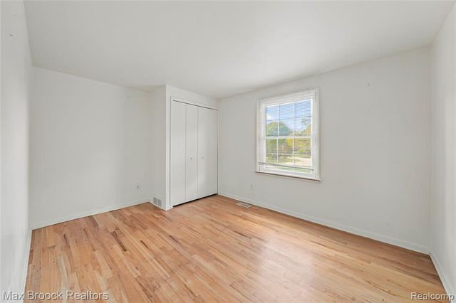 25576 Wessex Street, Farmington Hills, MI 48336