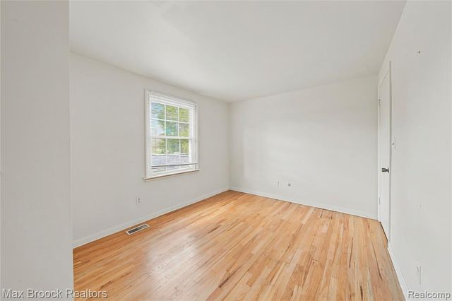 25576 Wessex Street, Farmington Hills, MI 48336