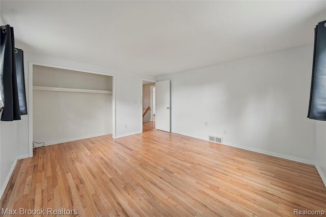 25576 Wessex Street, Farmington Hills, MI 48336