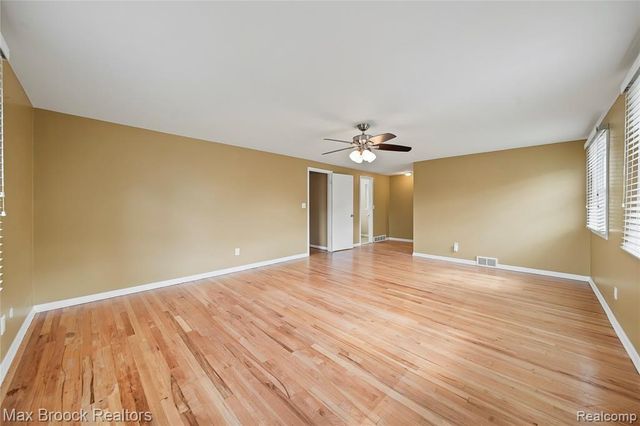 25576 Wessex Street, Farmington Hills, MI 48336