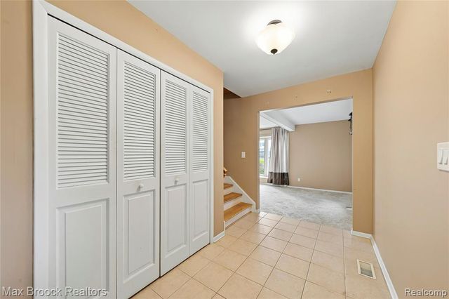 25576 Wessex Street, Farmington Hills, MI 48336