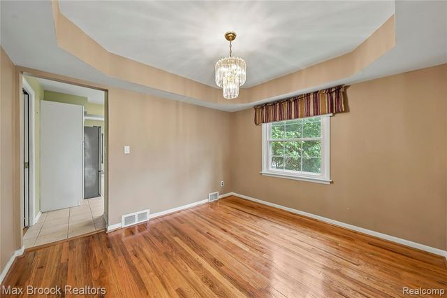 25576 Wessex Street, Farmington Hills, MI 48336