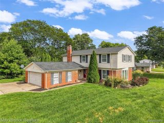 25576 Wessex Street, Farmington Hills, MI 48336