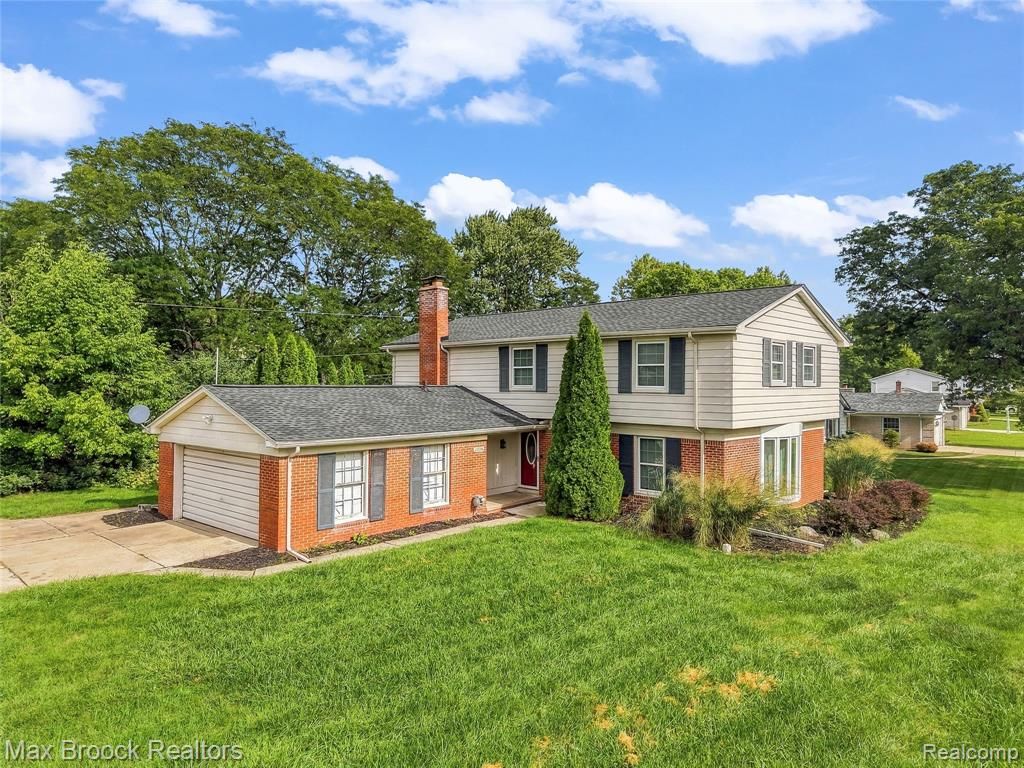 25576 Wessex Street, Farmington Hills, MI 48336
