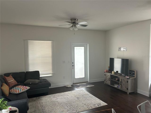 2128 W WALNUT STREET, Tampa, FL 33607