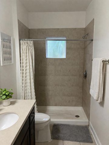 2128 W WALNUT STREET, Tampa, FL 33607