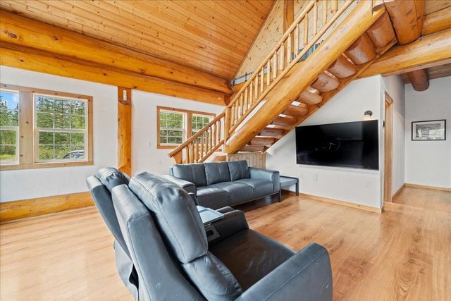 1045 CHICKADEE LOOP, Fairbanks, AK 99712