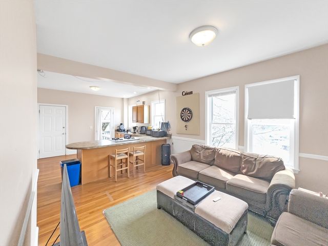 32 Fisher Ave 2, Boston, MA 02120