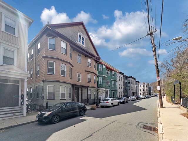 32 Fisher Ave 2, Boston, MA 02120