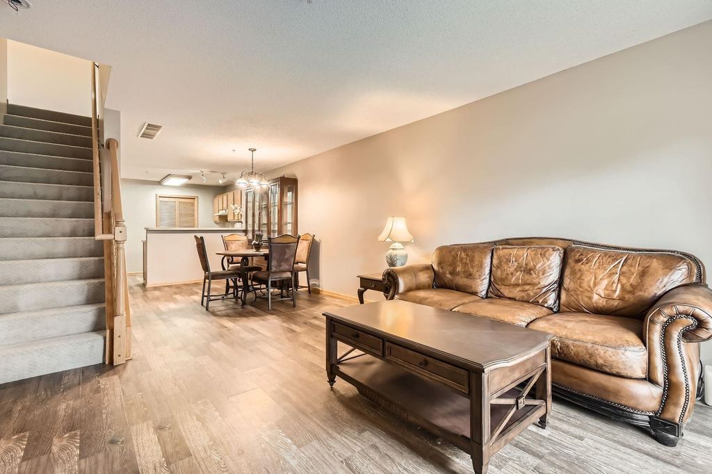 2225 Ranchview Lane N 5, Plymouth, MN 55447