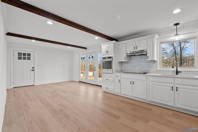 407 Bay Point Drive, Rainbow City, AL 35906