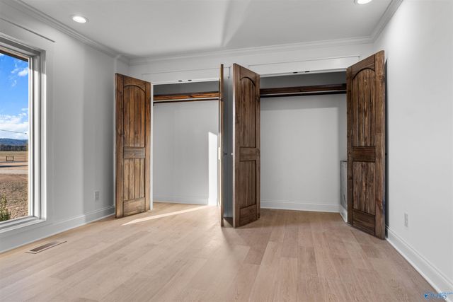 407 Bay Point Drive, Rainbow City, AL 35906