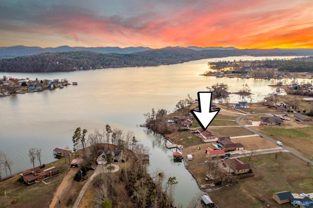 407 Bay Point Drive, Rainbow City, AL 35906